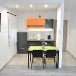 Stara Jezica Apartments With Wifi